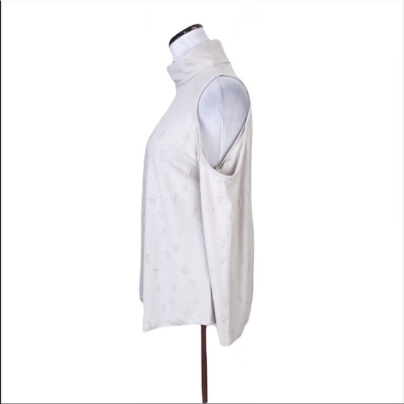 𝅺Entro Distressed Cold Shoulder Long Sleeve Turtleneck Top Cream Size Small - Picture 4 of 7